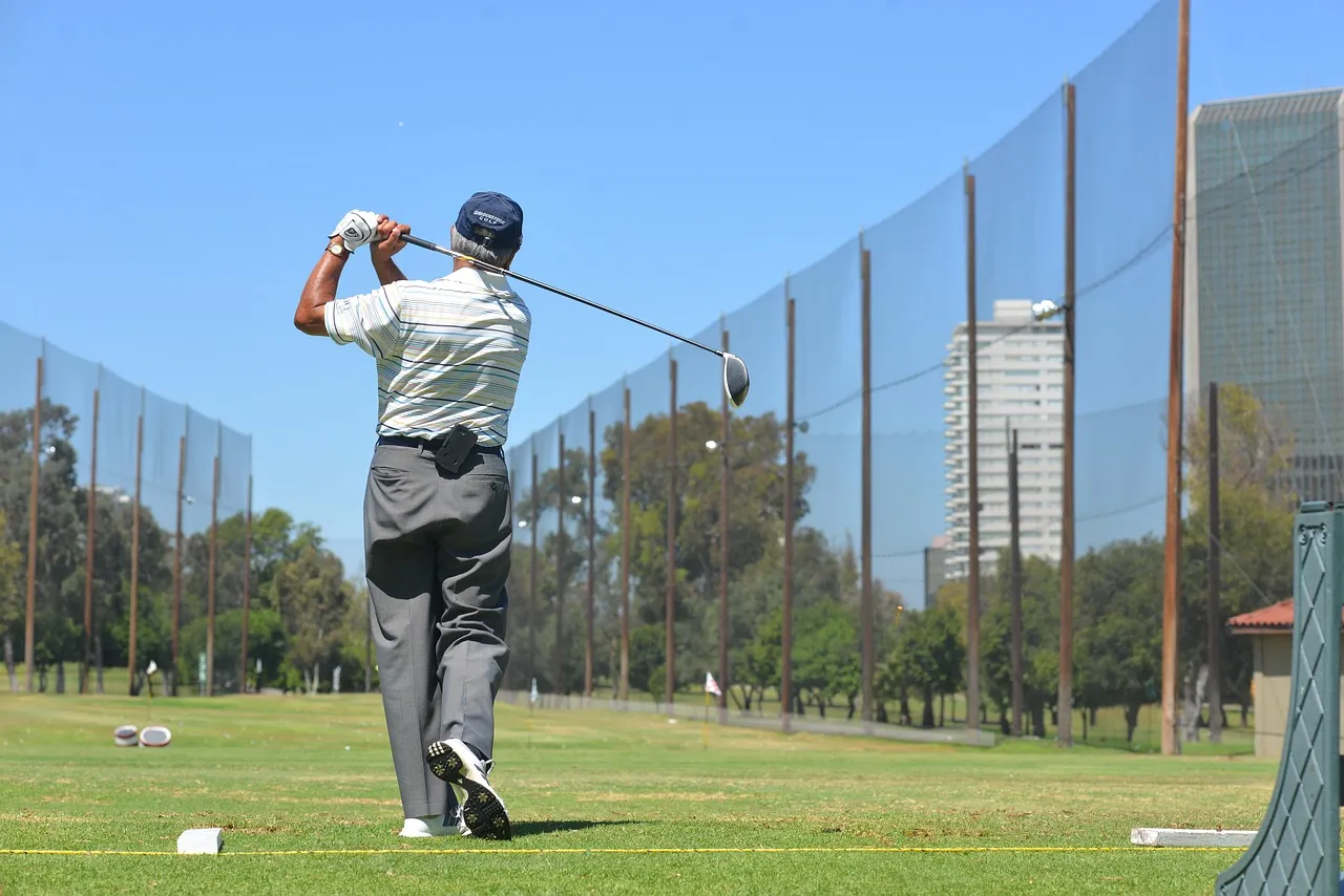 Biomechanics in golf and Eye Swing
