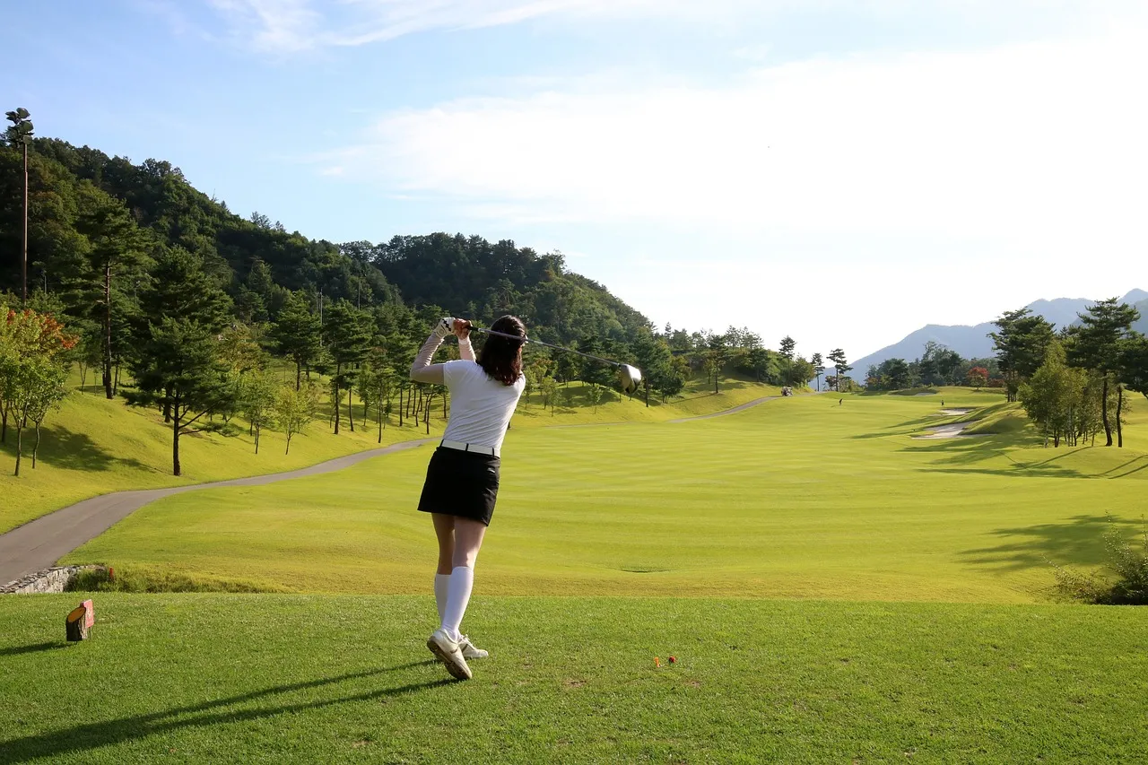 Why Golf Instructors Should Adopt Eye Swing in teaching